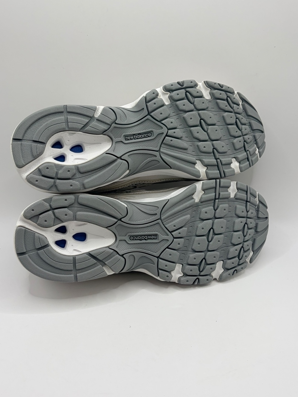 New Balance 740 Grey Day Unisex Sneakers 7 Men’s / 8.5 Women’s - Picture 6 of 7
